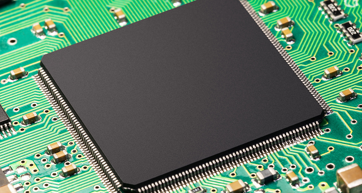 PCB (Printed Circuit Board) е тип на печатено коло кое стана камен-темелник на електронската производствена индустрија