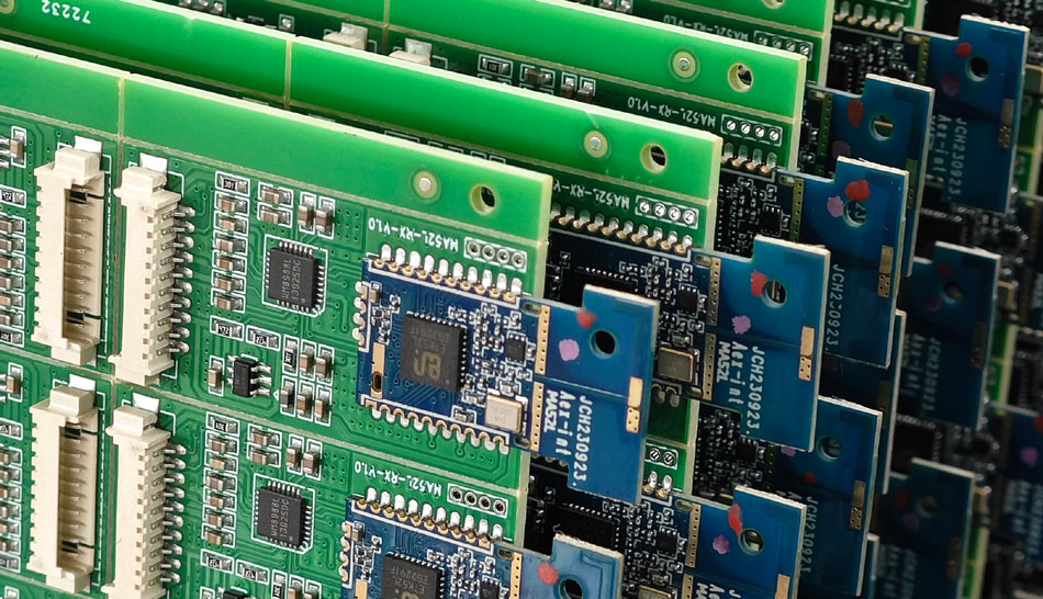 Како фабриките за PCBA ги намалуваат трошоците за производство преку управување со енергијата