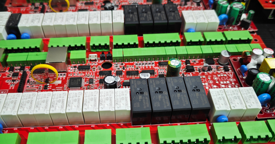 Истражување на идните трендови за развој на фабрика за PCBA: од технологија до услуга