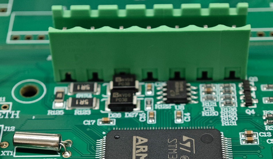 Како фабриките за PCBA можат да ги намалат трошоците за производство преку автоматизација?